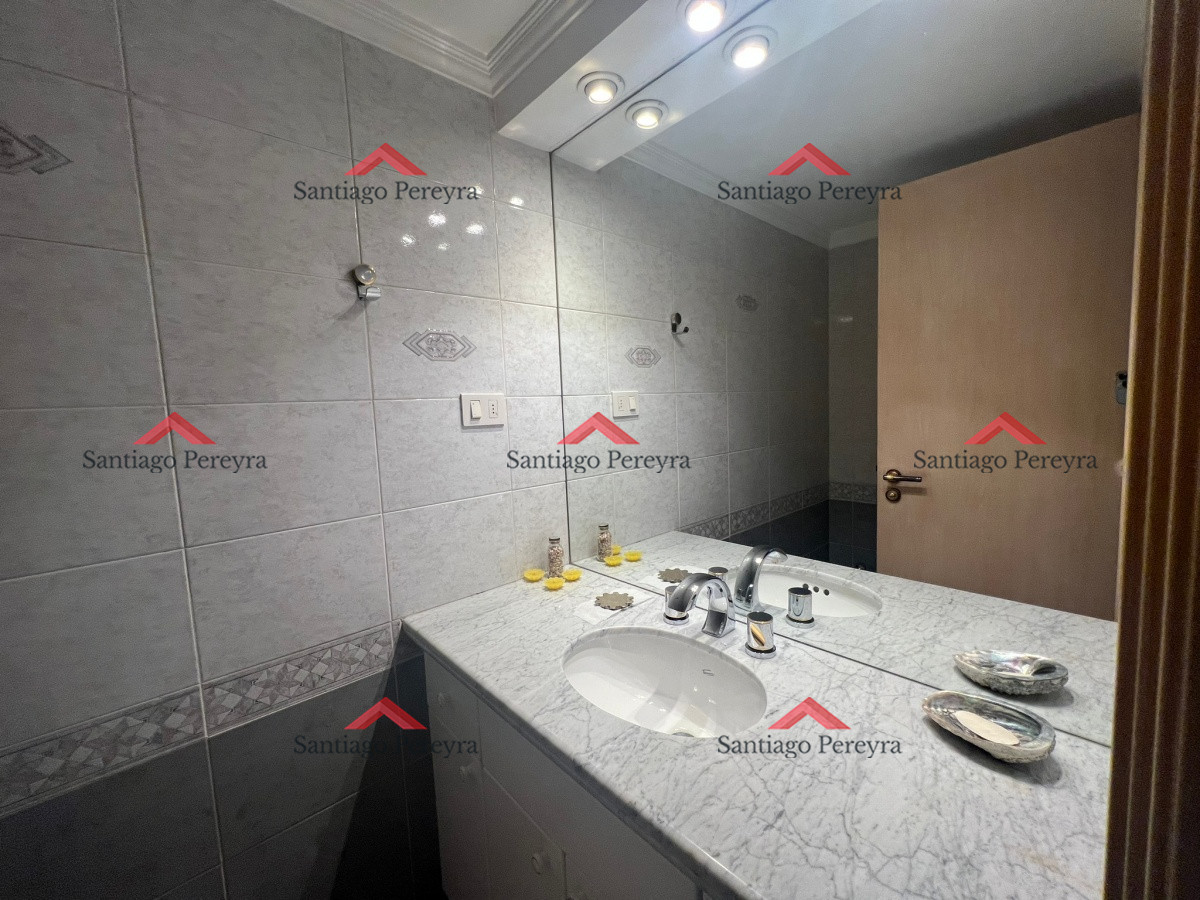 Apartamento ID.5818 - Piso alto frente al mar con parrilla propia.