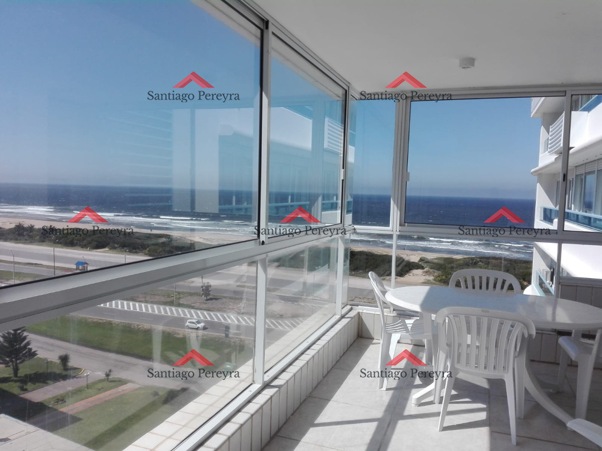 Apartamento ID.5818 - Piso alto frente al mar con parrilla propia.
