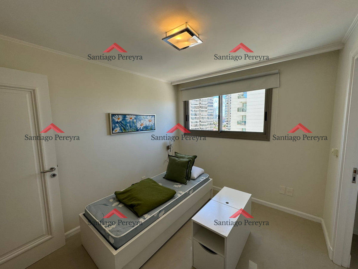 Apartamento ID.14709 - Brava, 3 dormitorios y dependencia en alquiler temporal edificio de categoría con todos los amenities