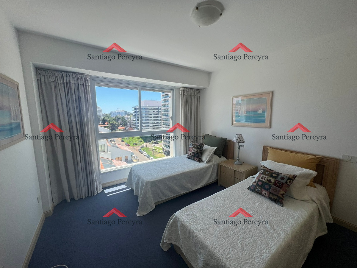 Apartamento ID.5818 - Piso alto frente al mar con parrilla propia.