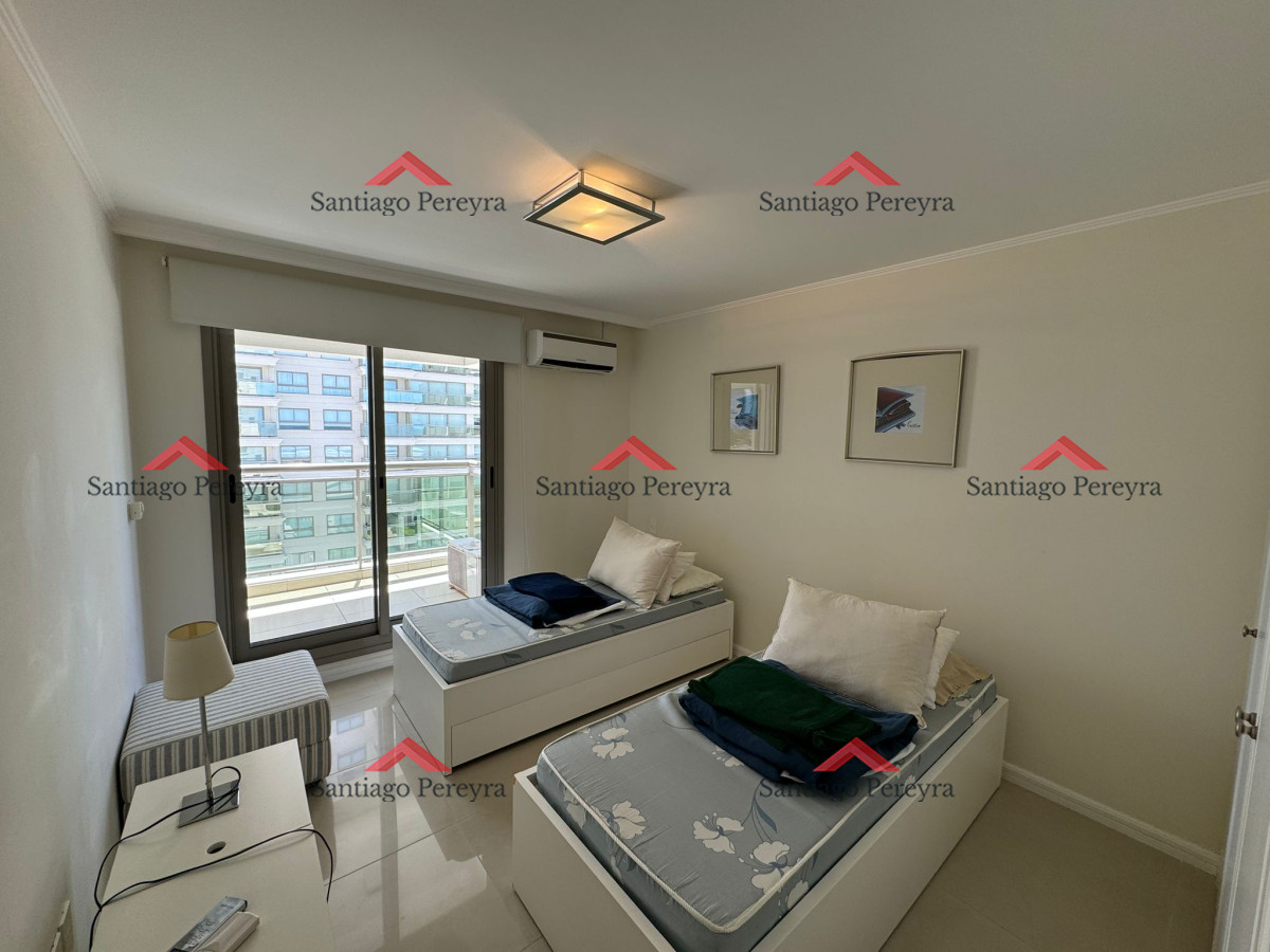 Apartamento ID.14709 - Brava, 3 dormitorios y dependencia en alquiler temporal edificio de categoría con todos los amenities