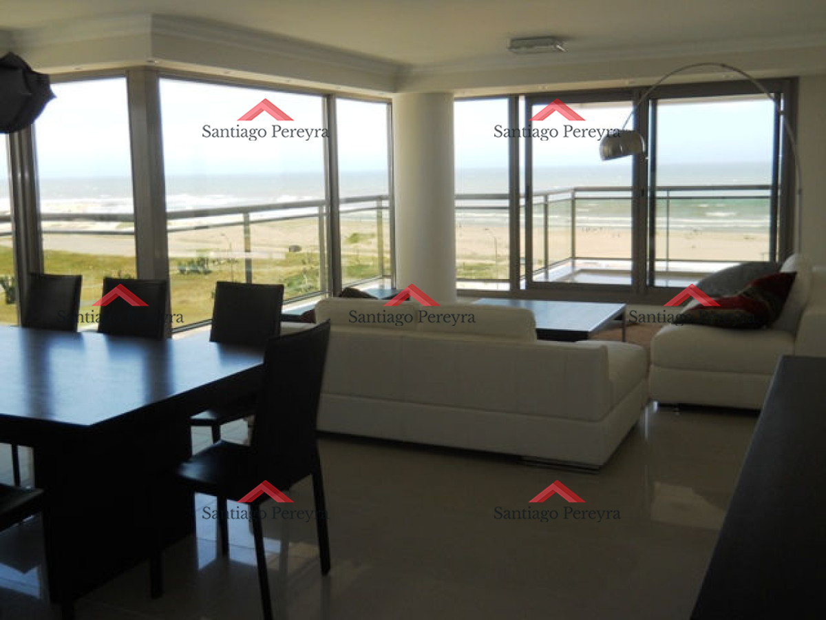 Apartamento ID.14709 - Brava, 3 dormitorios y dependencia en alquiler temporal edificio de categoría con todos los amenities
