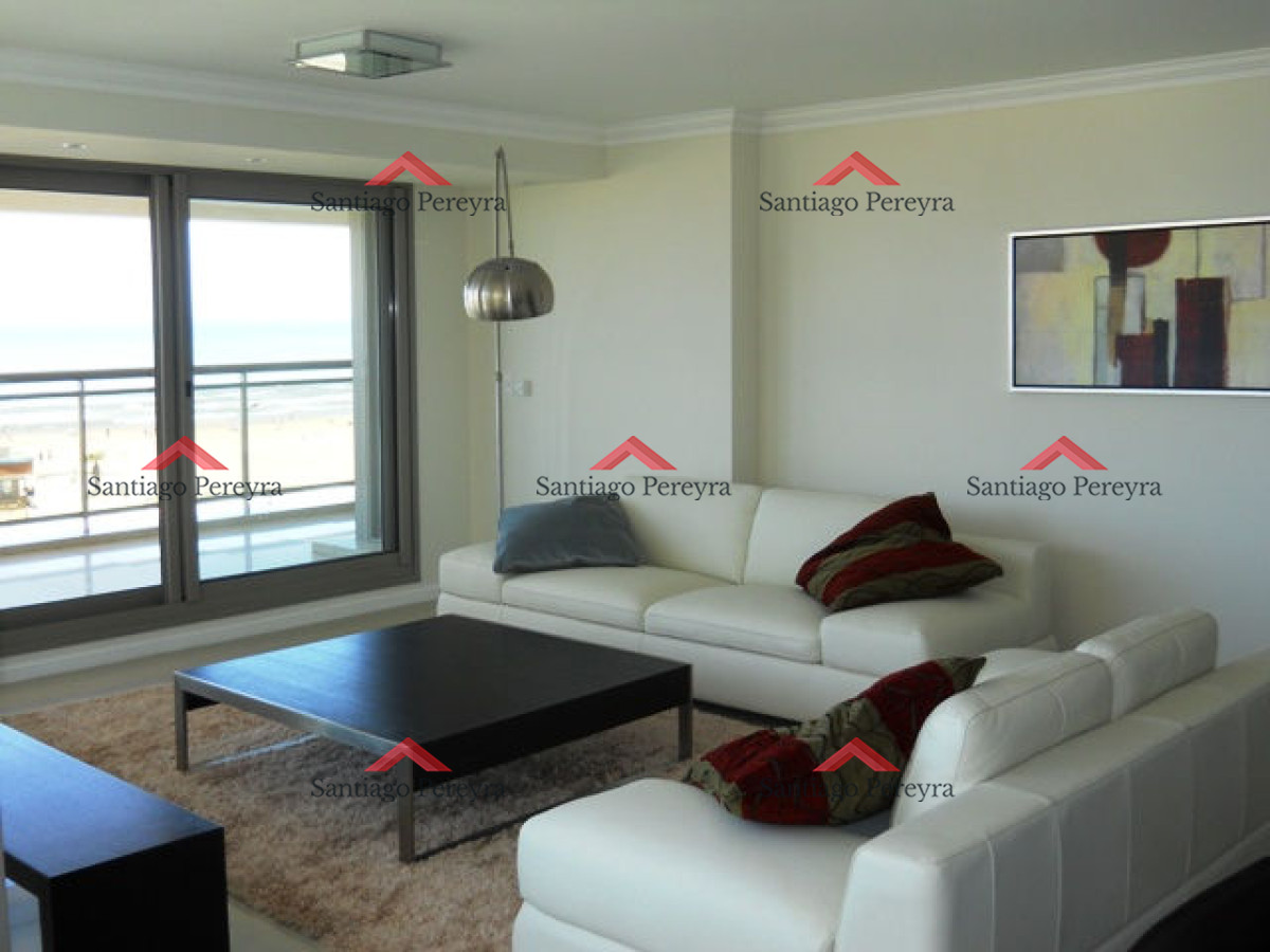 Apartamento ID.14709 - Brava, 3 dormitorios y dependencia en alquiler temporal edificio de categoría con todos los amenities