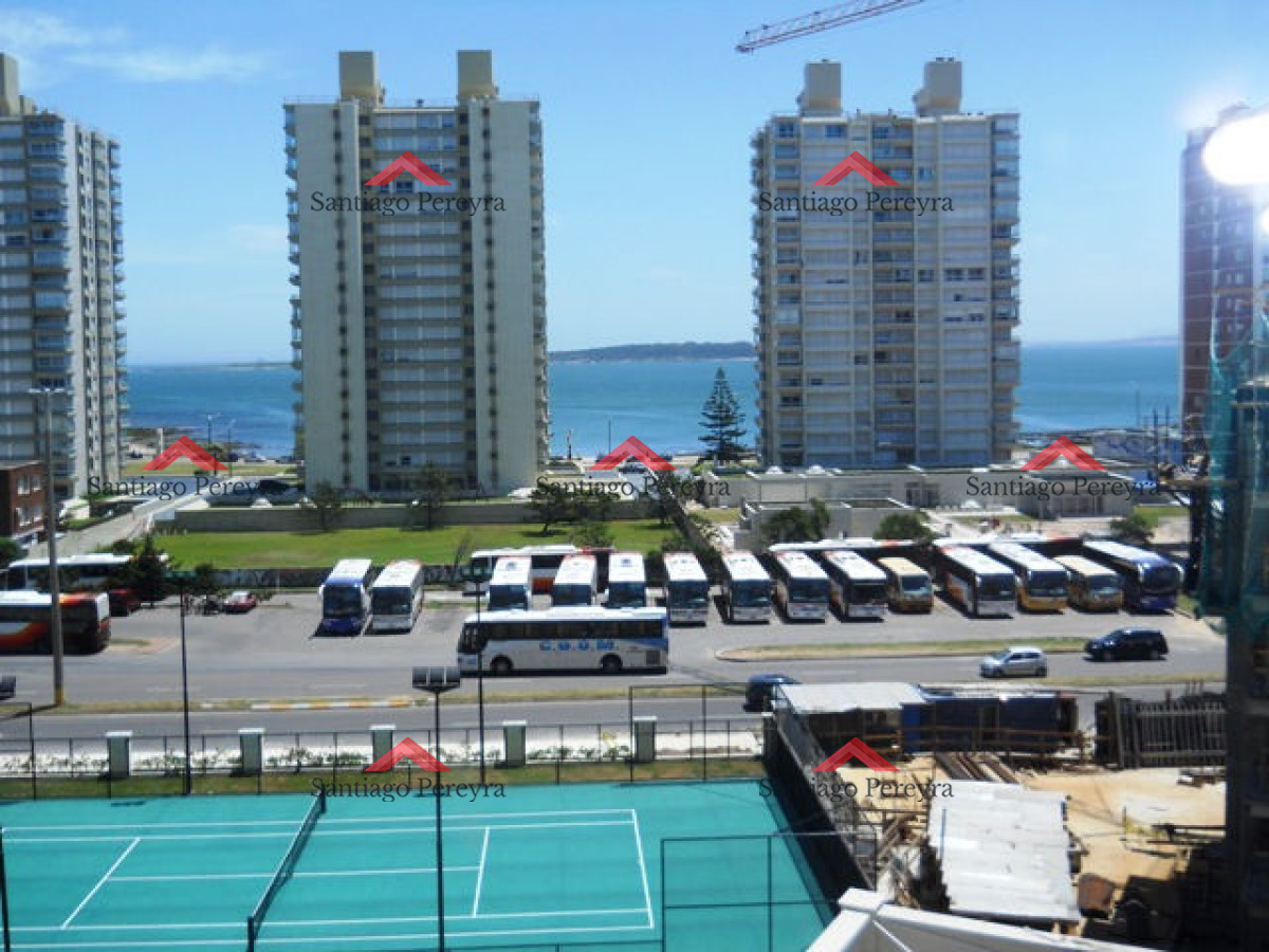 Apartamento ID.14709 - Brava, 3 dormitorios y dependencia en alquiler temporal edificio de categoría con todos los amenities