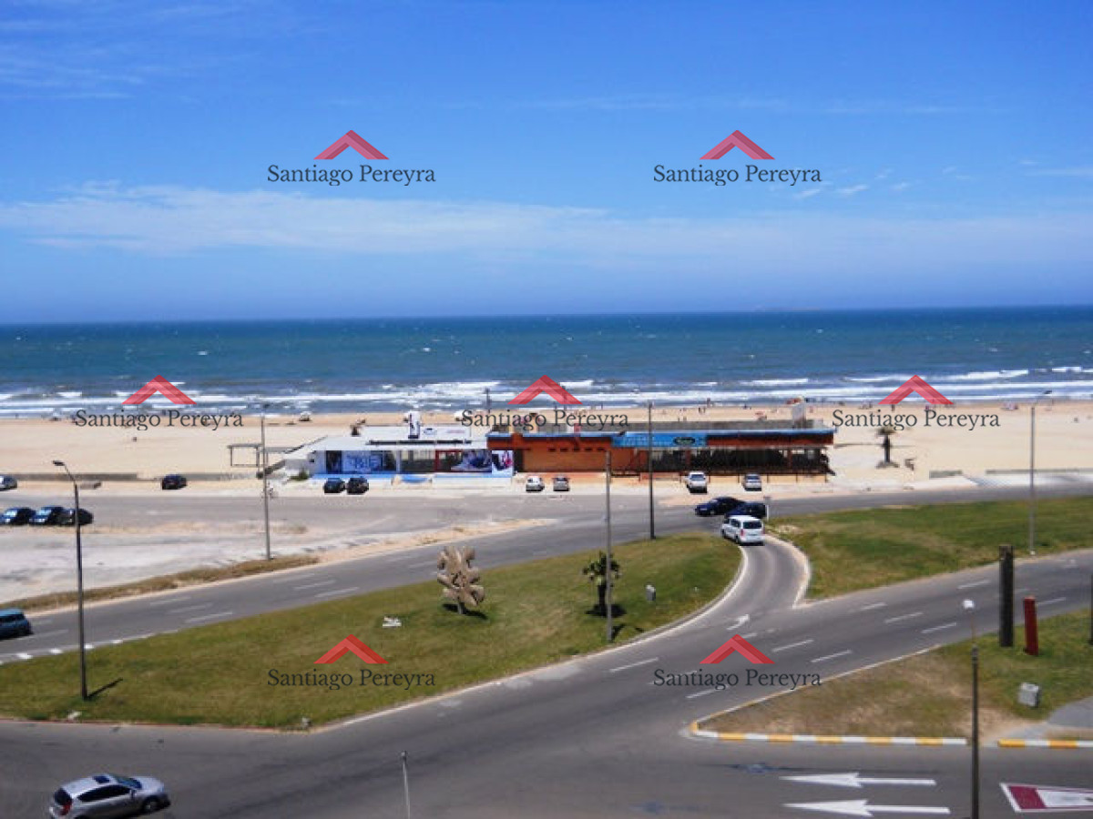 Apartamento ID.14709 - Brava, 3 dormitorios y dependencia en alquiler temporal edificio de categoría con todos los amenities
