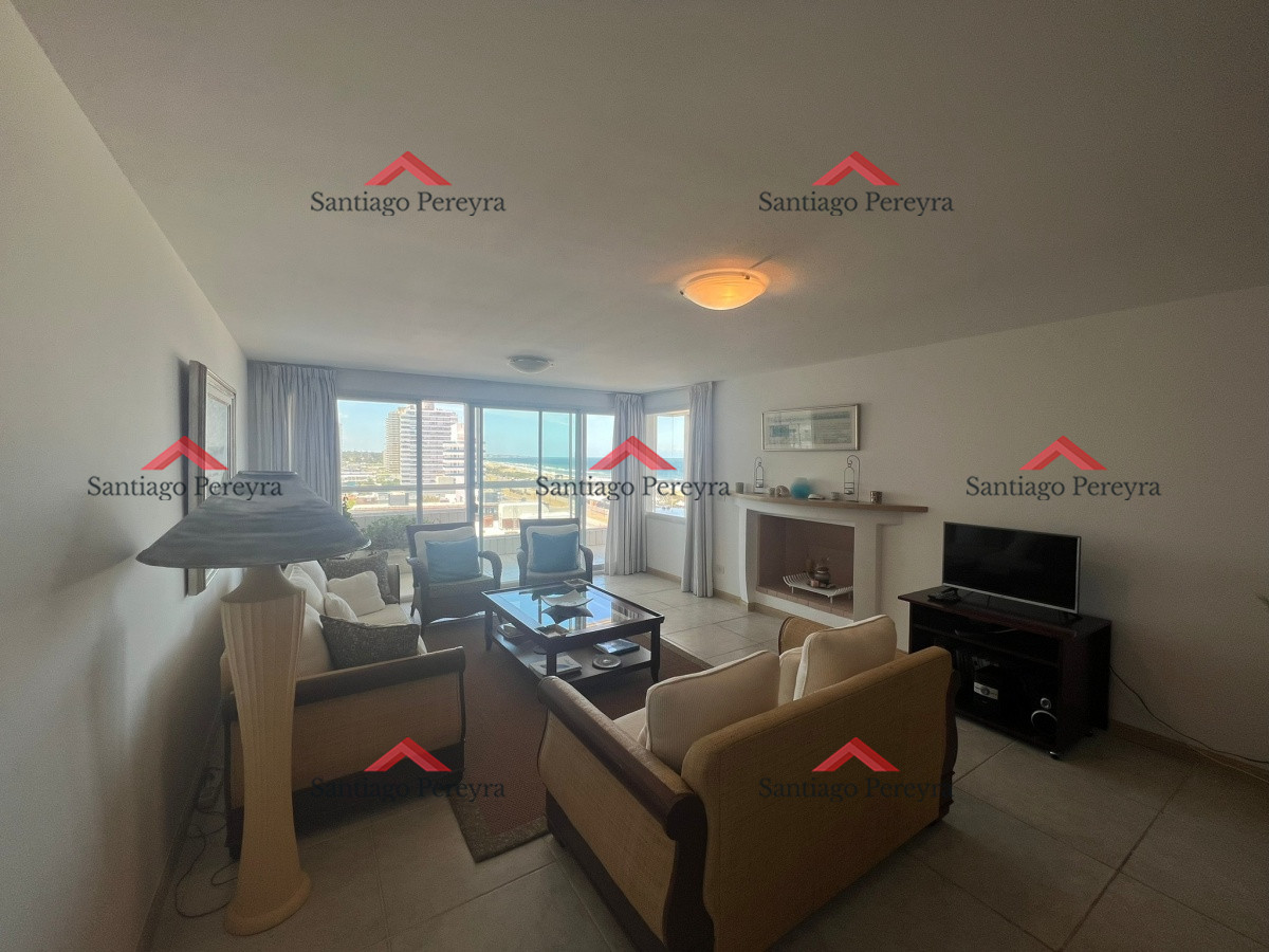 Apartamento ID.5818 - Piso alto frente al mar con parrilla propia.