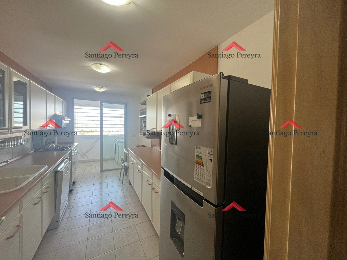 Apartamento ID.5818 - Piso alto frente al mar con parrilla propia.