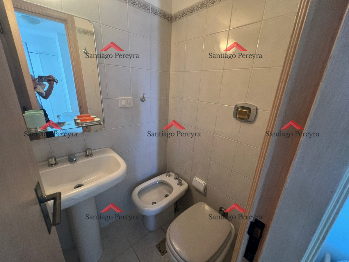 Apartamento ID.5818 - Piso alto frente al mar con parrilla propia.