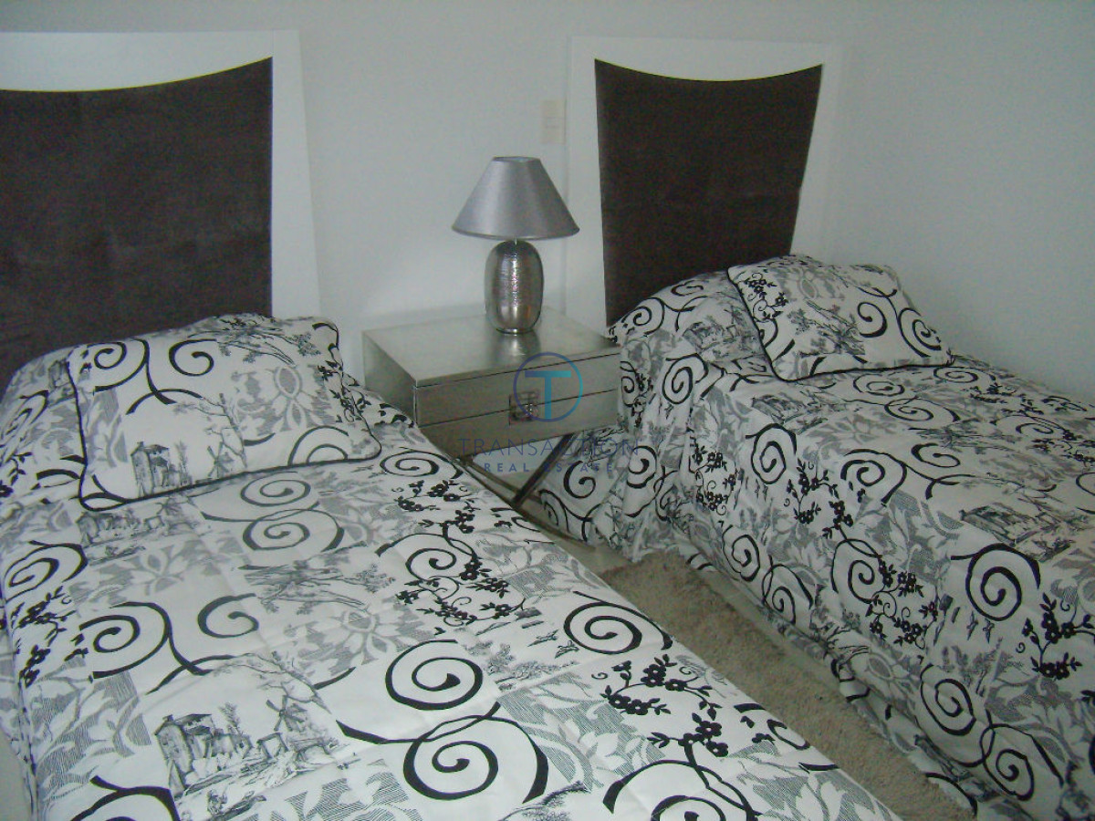 Apartamento ID.577/Departamento-de-3-dormitorios-en-venta.-Gran-Oportunidad-en-Playa-Mansa. - Playa Mansa, Punta del Este.