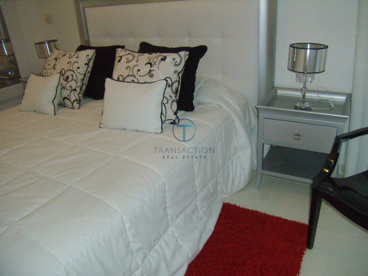 Apartamento ID.577/Departamento-de-3-dormitorios-en-venta.-Gran-Oportunidad-en-Playa-Mansa. - Playa Mansa, Punta del Este.