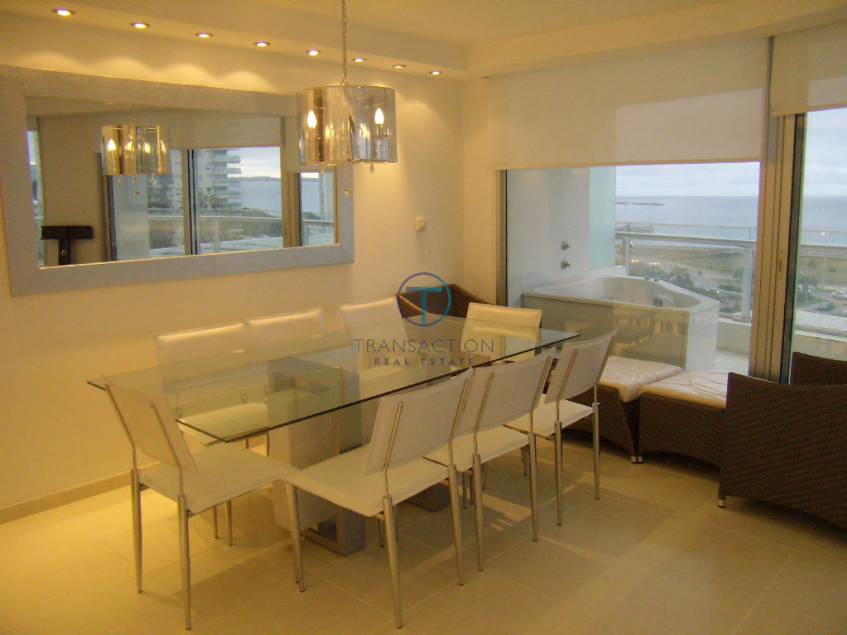 Apartamento ID.577/Departamento-de-3-dormitorios-en-venta.-Gran-Oportunidad-en-Playa-Mansa. - Playa Mansa, Punta del Este.