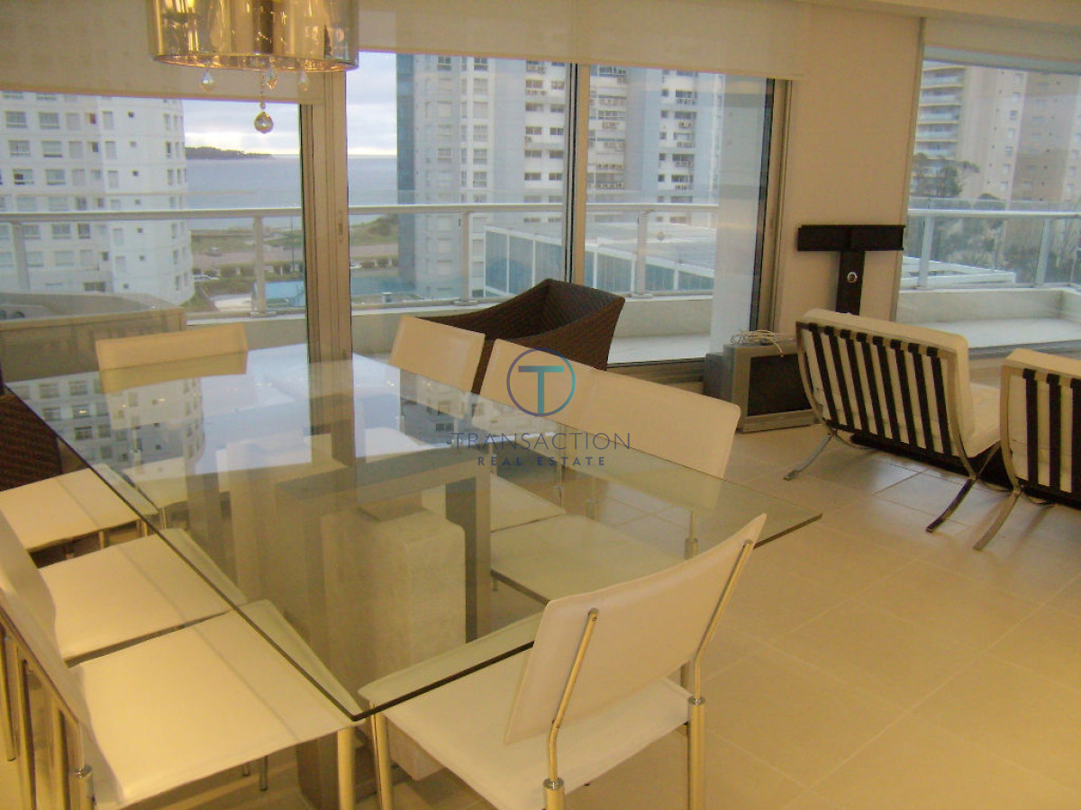 Apartamento ID.577/Departamento-de-3-dormitorios-en-venta.-Gran-Oportunidad-en-Playa-Mansa. - Playa Mansa, Punta del Este.