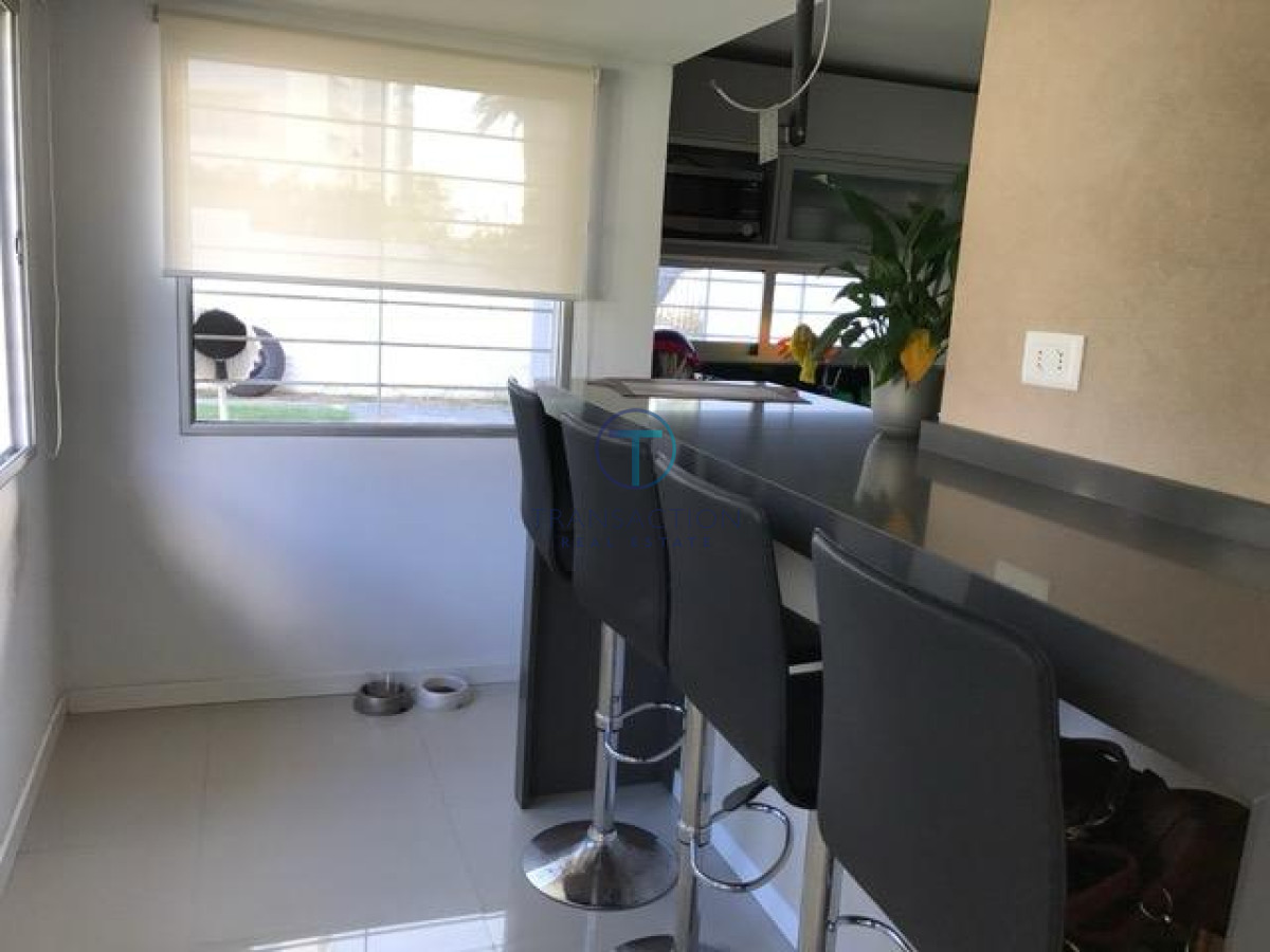 Casa ID.1288/Alquiler-,-casa-3-dormitorios,-Punta-del-este- - Venta y alquiler, a metros del mar 