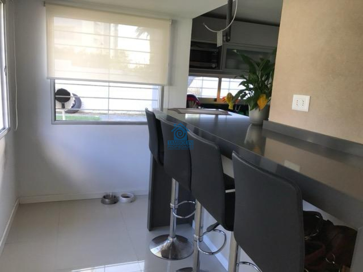 Casa ID.489 - Mansa a metros del mar