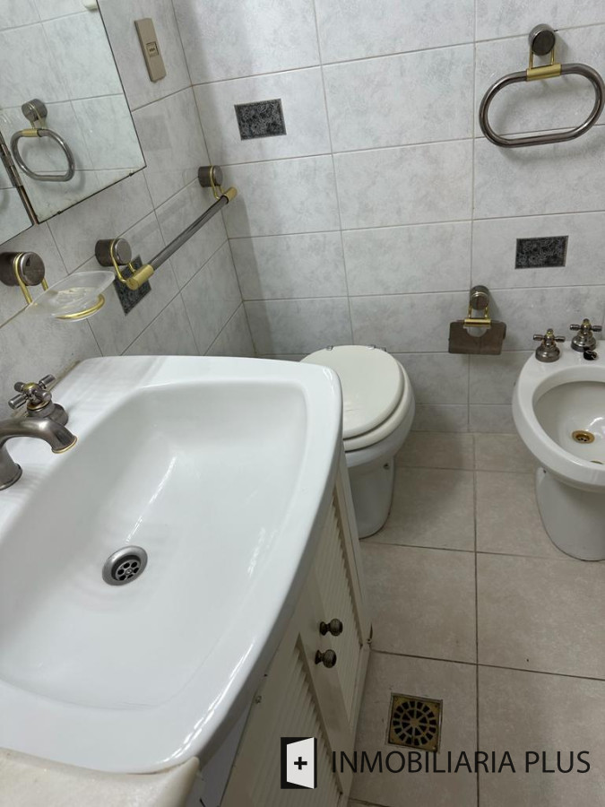 Apartamento ID.809 - Venta de Apto en piso alto de la Península de Punta del Este con 2 Dormitorios 2 Baños C809