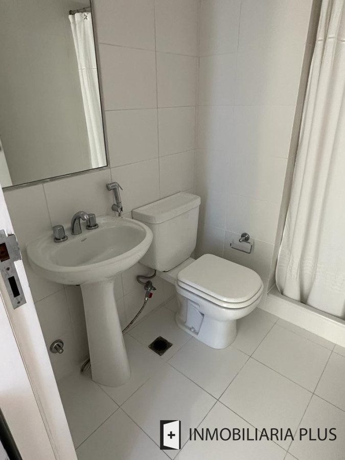 Apartamento ID.567 - Venda de Apartamento de 182 m2 con 2 Dormitorios, 2 Baños, frente a la playa Brava C973
