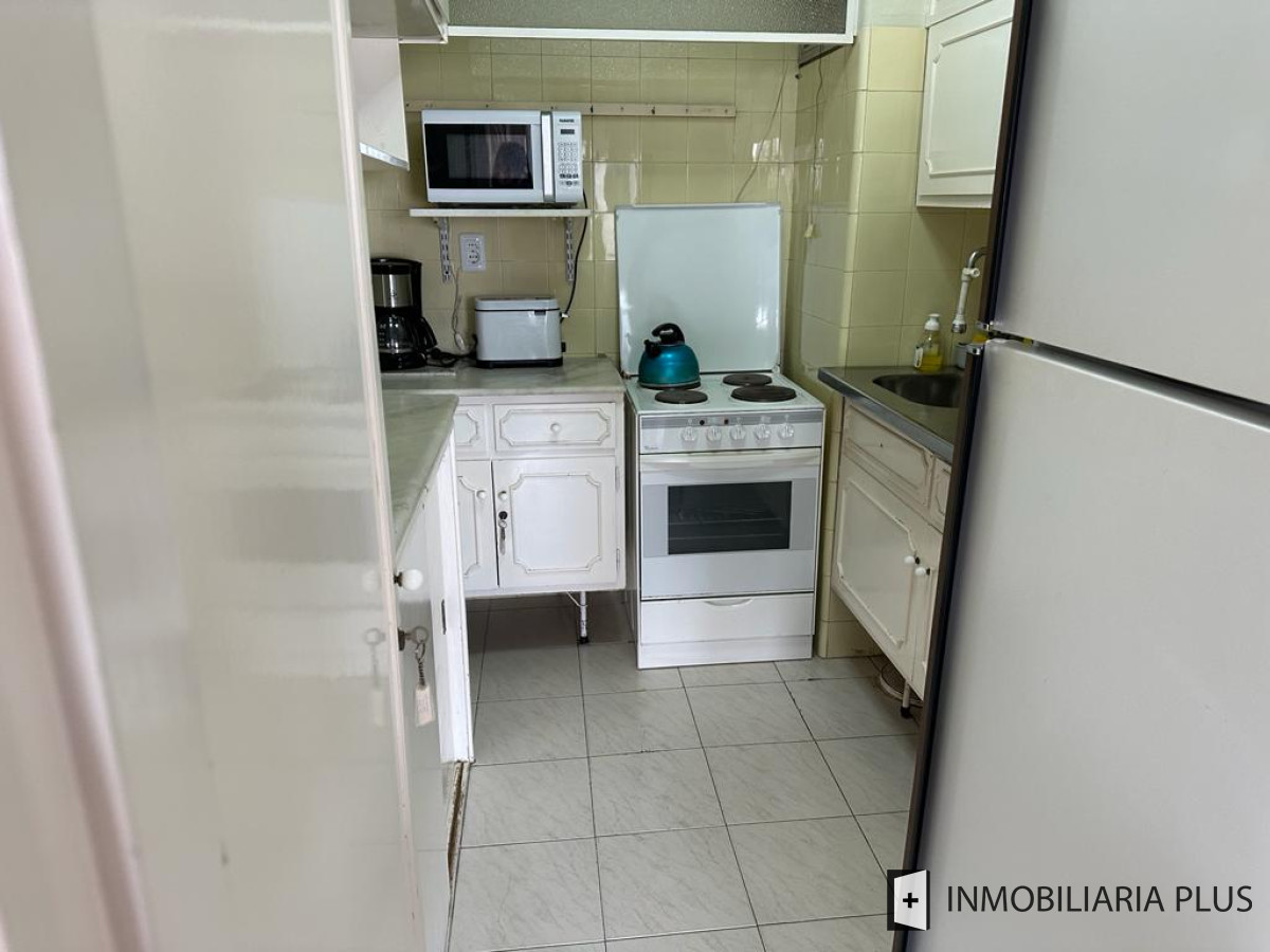 Apartamento ID.809 - Venta de Apto en piso alto de la Península de Punta del Este con 2 Dormitorios 2 Baños C809