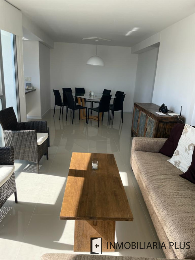 Apartamento ID.979 - Venta de Apartamento de 3 Dormitorios 2 Baños a pasos del Shopping Sauna, Piscina, Mucamas y más en Punta del Este