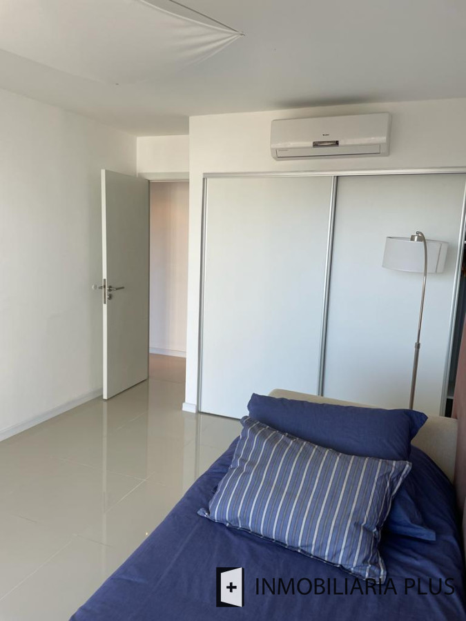 Apartamento ID.979 - Venta de Apartamento de 3 Dormitorios 2 Baños a pasos del Shopping Sauna, Piscina, Mucamas y más en Punta del Este