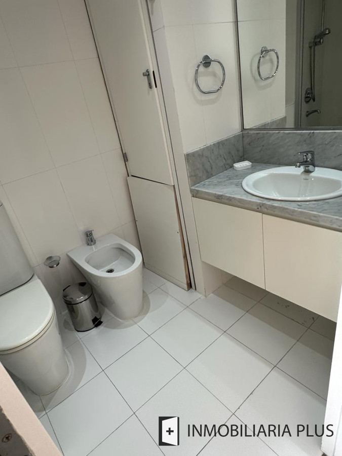 Apartamento ID.567 - Venda de Apartamento de 182 m2 con 2 Dormitorios, 2 Baños, frente a la playa Brava C973