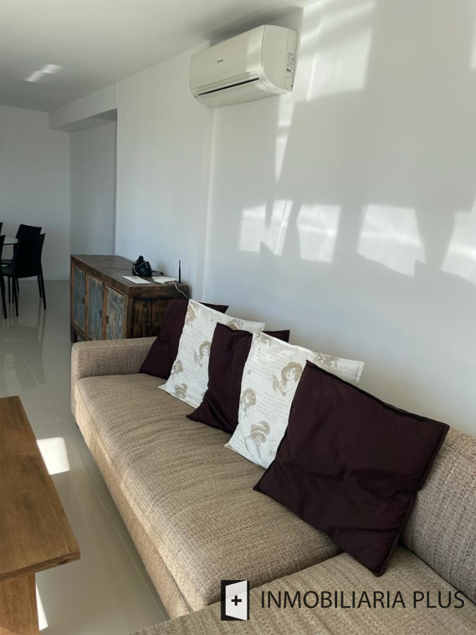 Apartamento ID.979 - Venta de Apartamento de 3 Dormitorios 2 Baños a pasos del Shopping Sauna, Piscina, Mucamas y más en Punta del Este