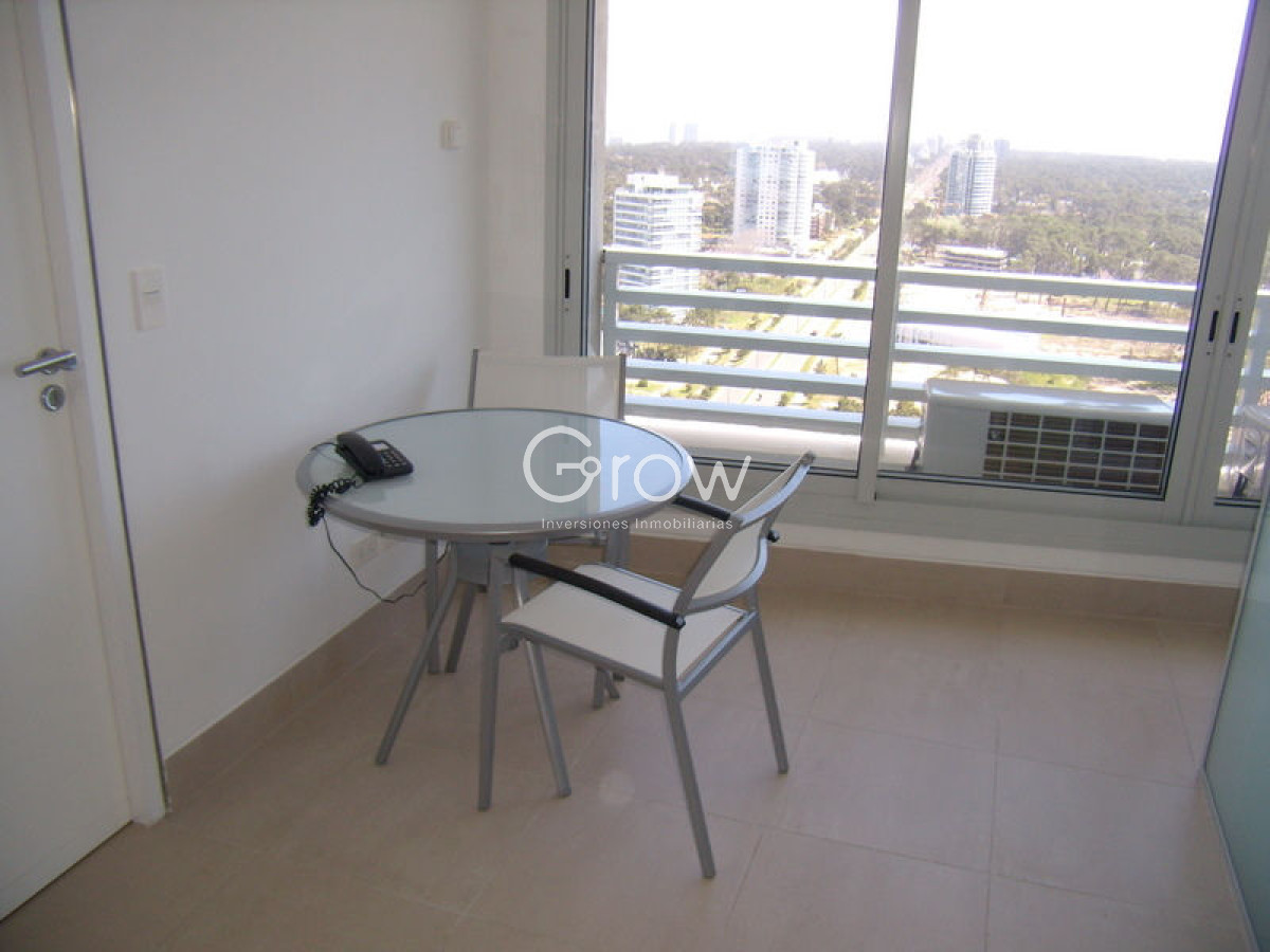 Apartamento ID.3712 - Apartamento en Venta de 3 dormitorios en Torre Le parc , Punta del este 