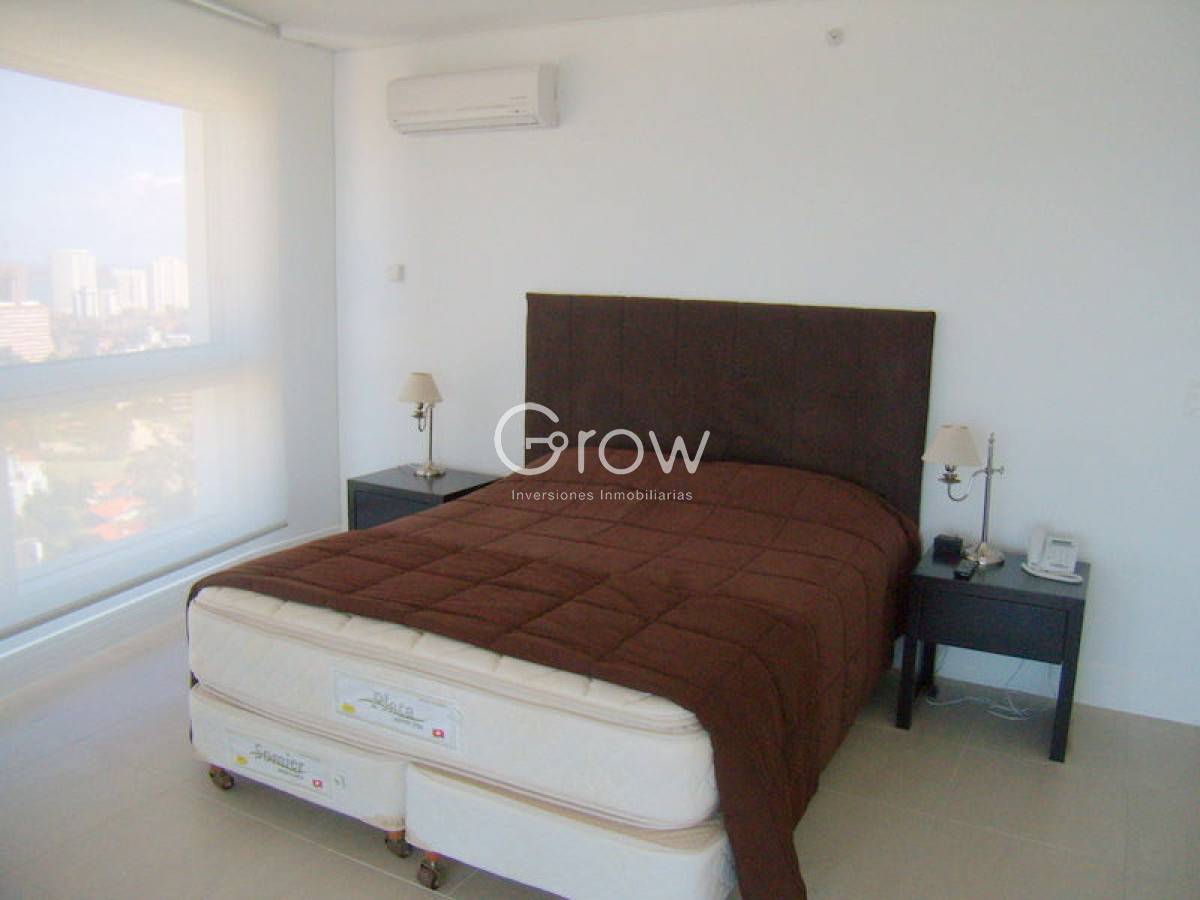 Apartamento ID.3712 - Apartamento en Venta de 3 dormitorios en Torre Le parc , Punta del este 