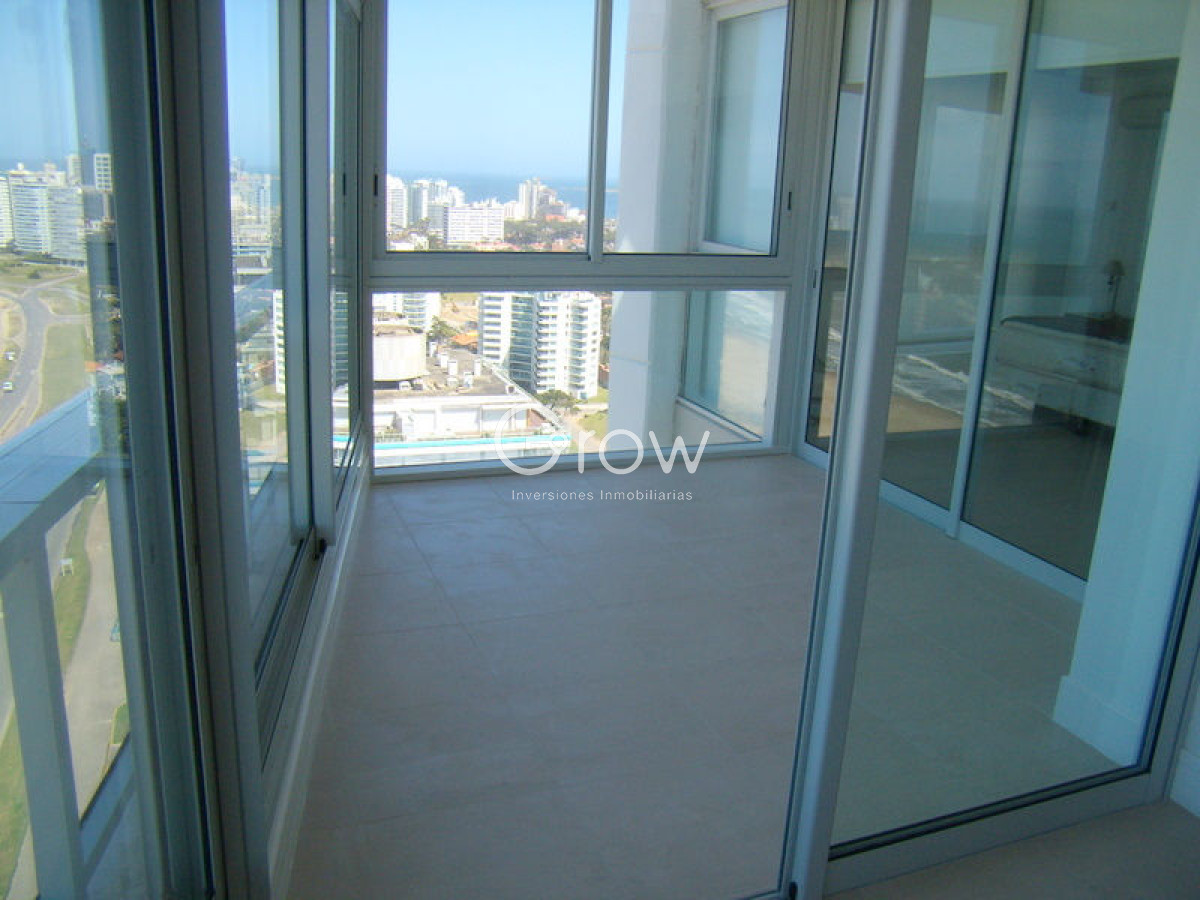 Apartamento ID.3712 - Apartamento en Venta de 3 dormitorios en Torre Le parc , Punta del este 