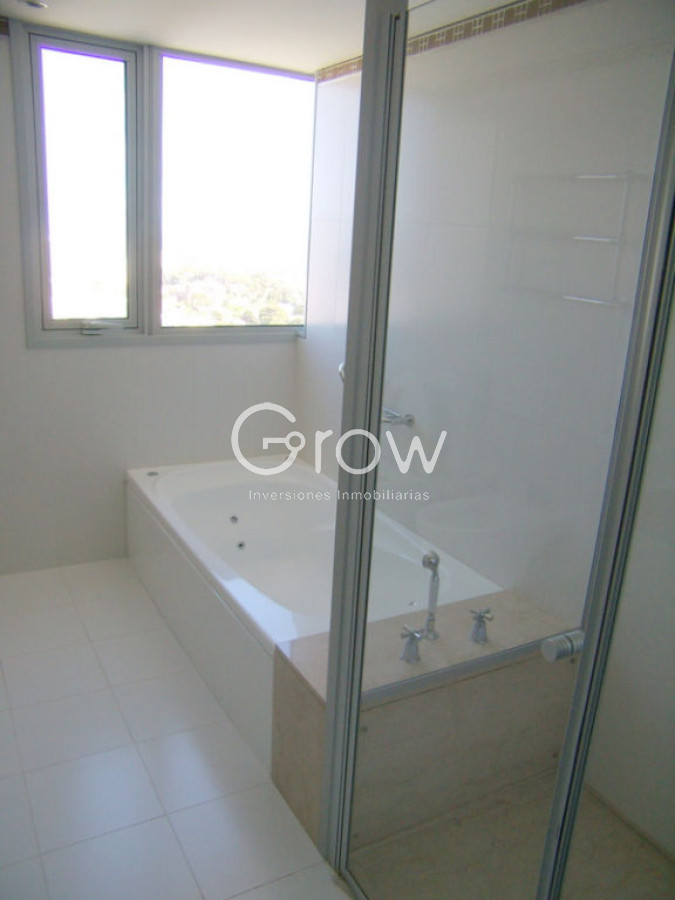 Apartamento ID.3712 - Apartamento en Venta de 3 dormitorios en Torre Le parc , Punta del este 