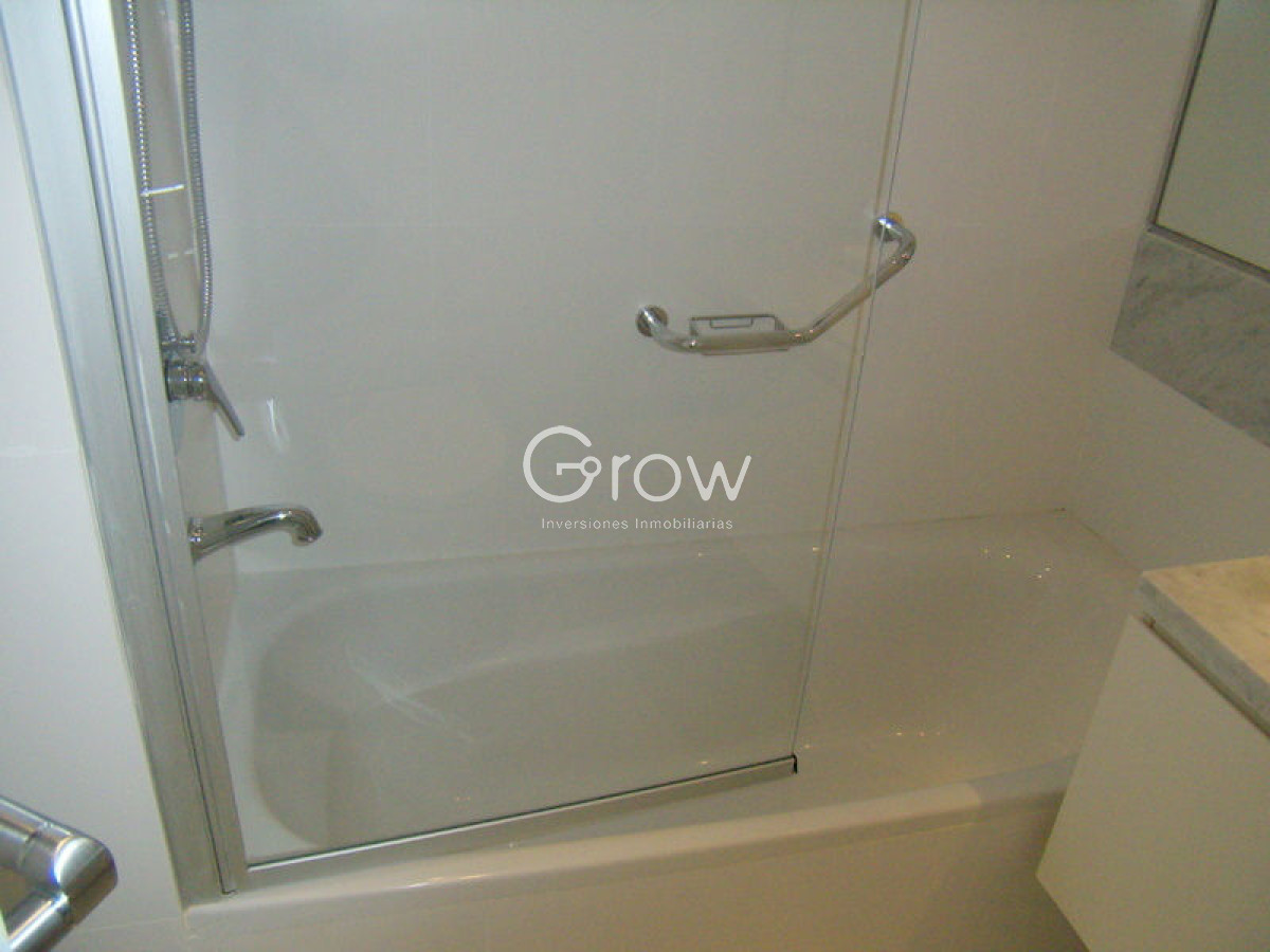 Apartamento ID.3712 - Apartamento en Venta de 3 dormitorios en Torre Le parc , Punta del este 