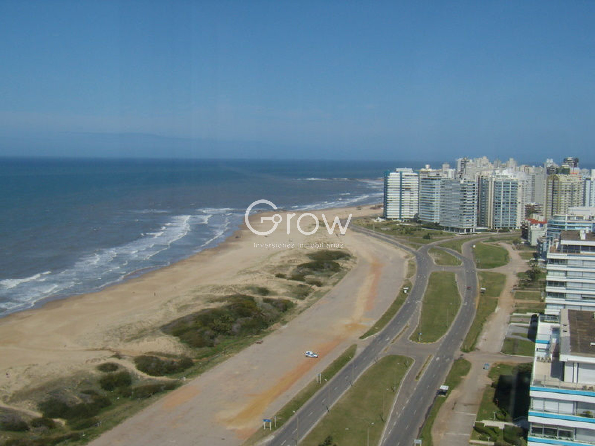 Apartamento ID.3712 - Apartamento en Venta de 3 dormitorios en Torre Le parc , Punta del este 