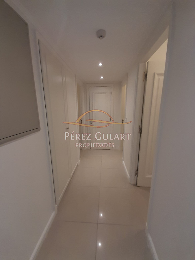 Apartamento ID.522 - Apartamento en Alquiler de 3 dormitorios en Punta del este , Torre Imperiale , Playa Mansa 