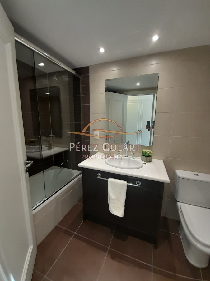 Apartamento ID.522 - Apartamento en Alquiler de 3 dormitorios en Punta del este , Torre Imperiale , Playa Mansa 