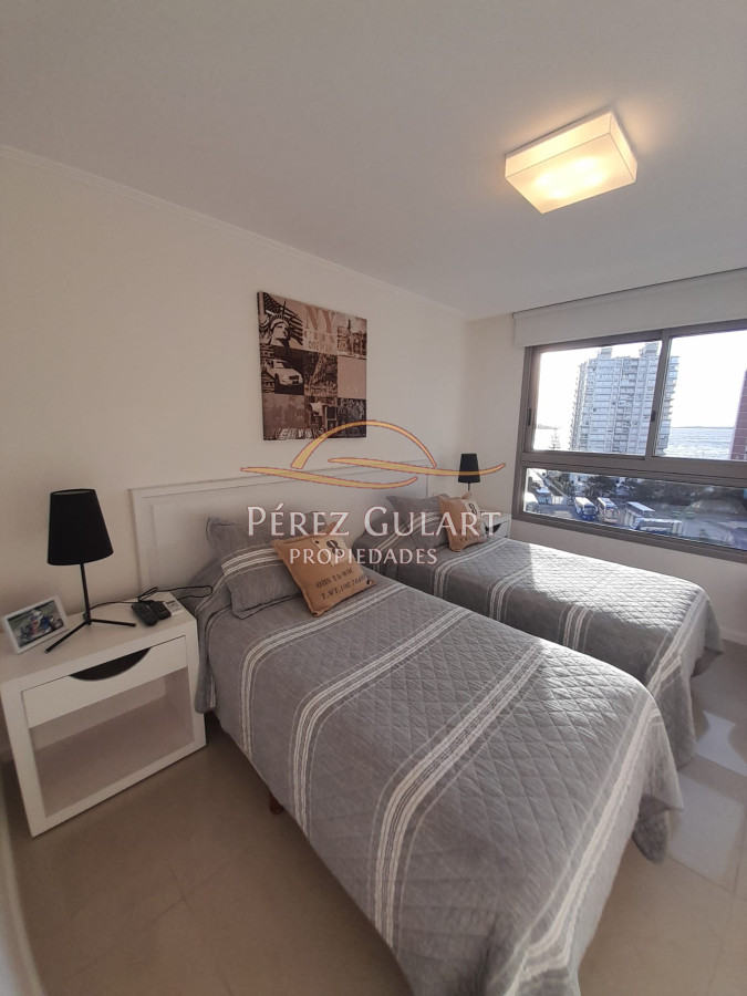 Apartamento ID.522 - Apartamento en Alquiler de 3 dormitorios en Punta del este , Torre Imperiale , Playa Mansa 
