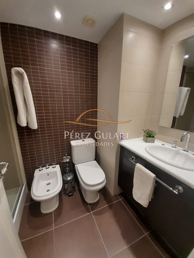 Apartamento ID.522 - Apartamento en Alquiler de 3 dormitorios en Punta del este , Torre Imperiale , Playa Mansa 