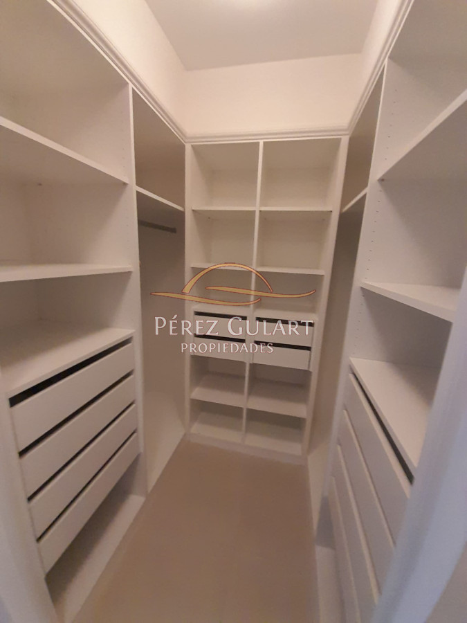 Apartamento ID.522 - Apartamento en Alquiler de 3 dormitorios en Punta del este , Torre Imperiale , Playa Mansa 