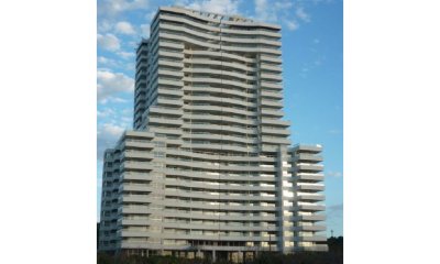 Apartamento en Brava, 3 dormitorios *