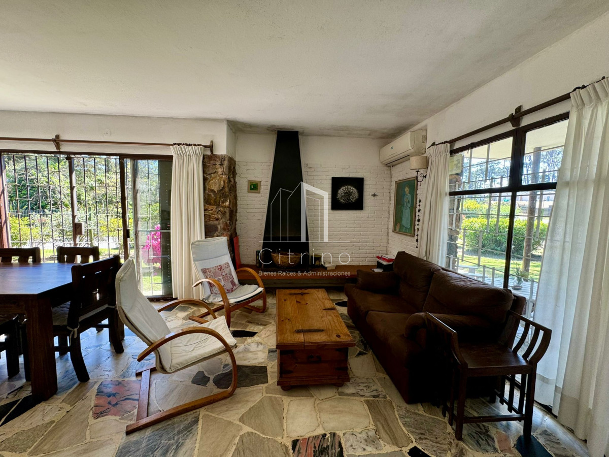Casa ID.1325 - Encantadora casa en Cantegril