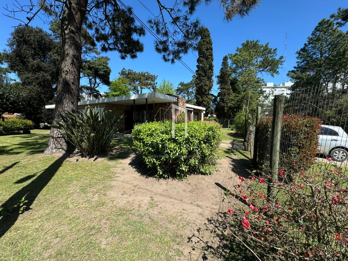 Casa ID.1325 - Encantadora casa en Cantegril