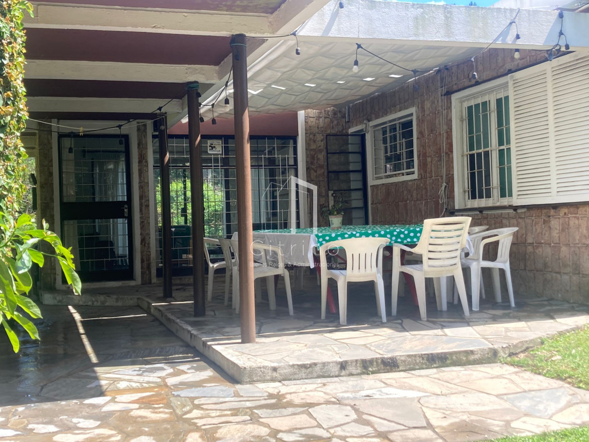Casa ID.1325 - Encantadora casa en Cantegril