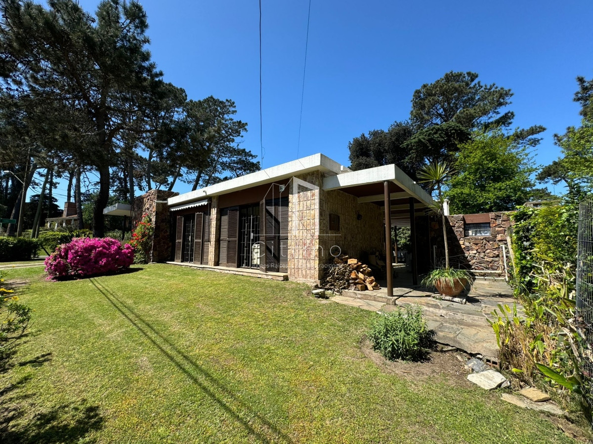 Casa ID.1325 - Encantadora casa en Cantegril