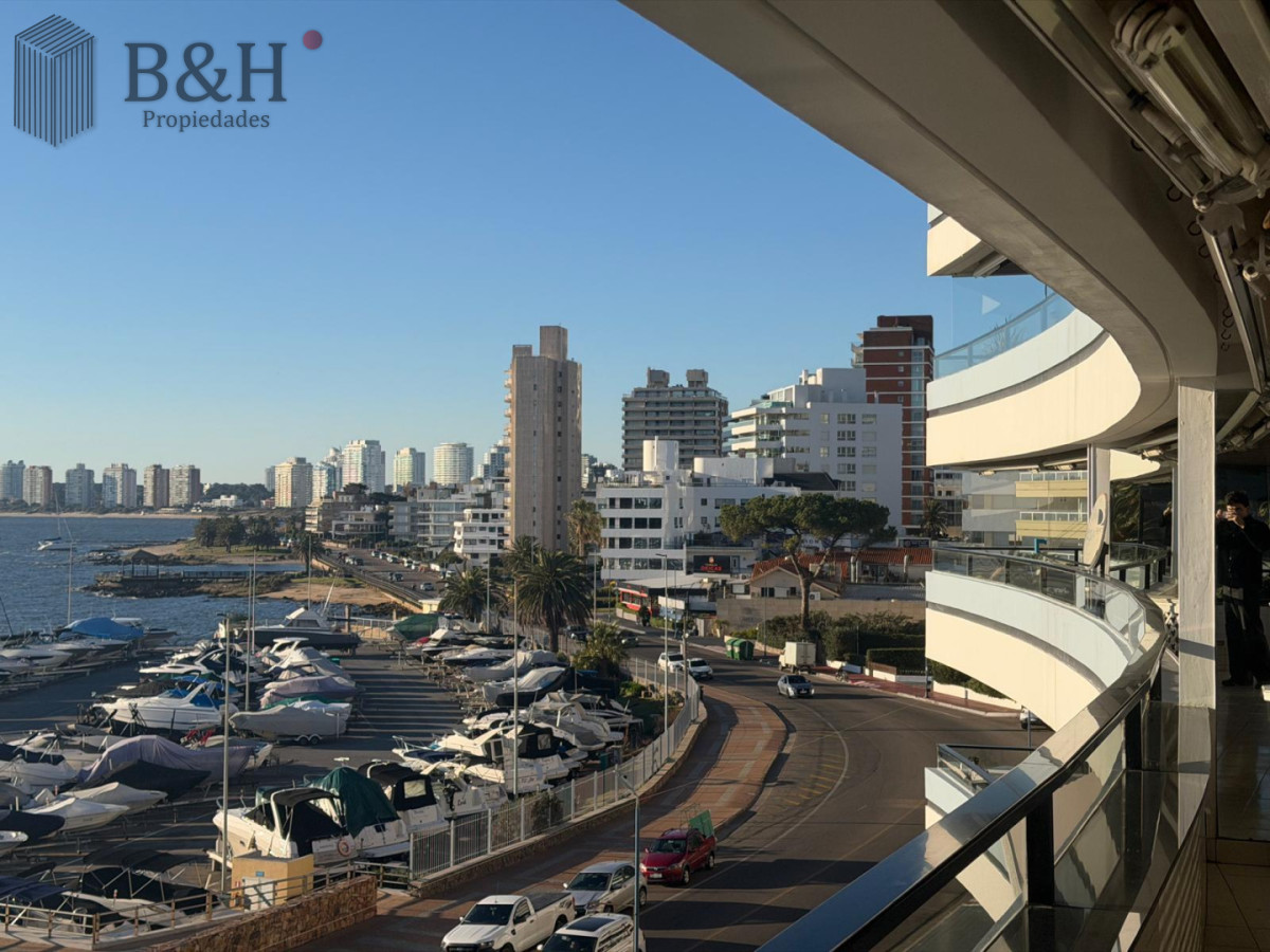 Apartamento ID.7377 - Apartamento en Venta de 3 Dormitorios en Punta del este , Puerto , Península , Edificio Portofino