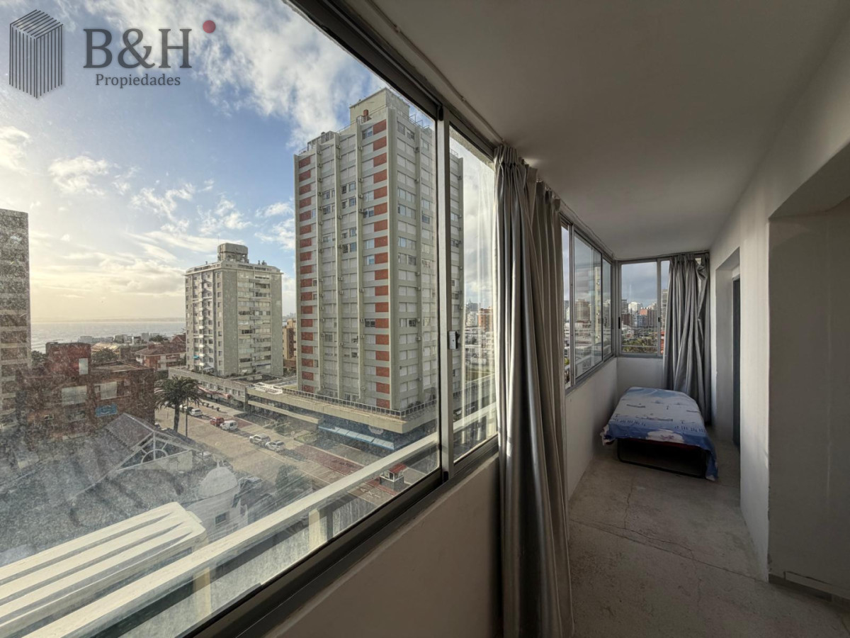 Apartamento ID.7281 - Apartamento de 2 dormitorios y medio en Punta del este , Gorlero , Península 