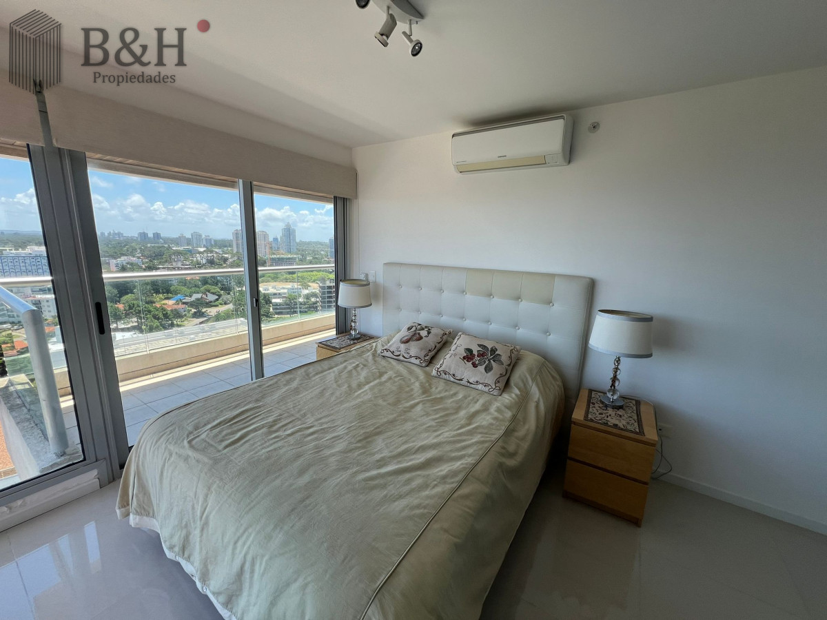 Apartamento ID.7101 - Apartamento en venta de 2 dormitorios en Playa brava , Punta del este 