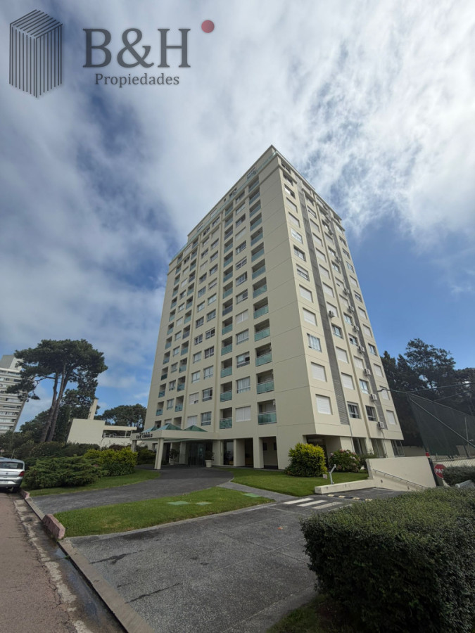 Apartamento ID.7252 - Apartamento en alquiler de 1 dormitorio en Punta del este , Edificio Doce Lunas 