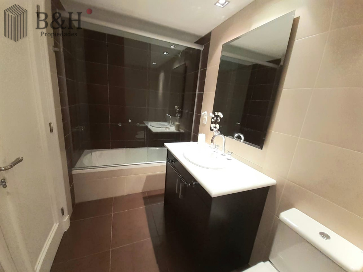 Apartamento ID.5978 - Apartamento en Alquiler de 3 Dormitorios en Punta del este , Playa Brava , Torre Imperiale 