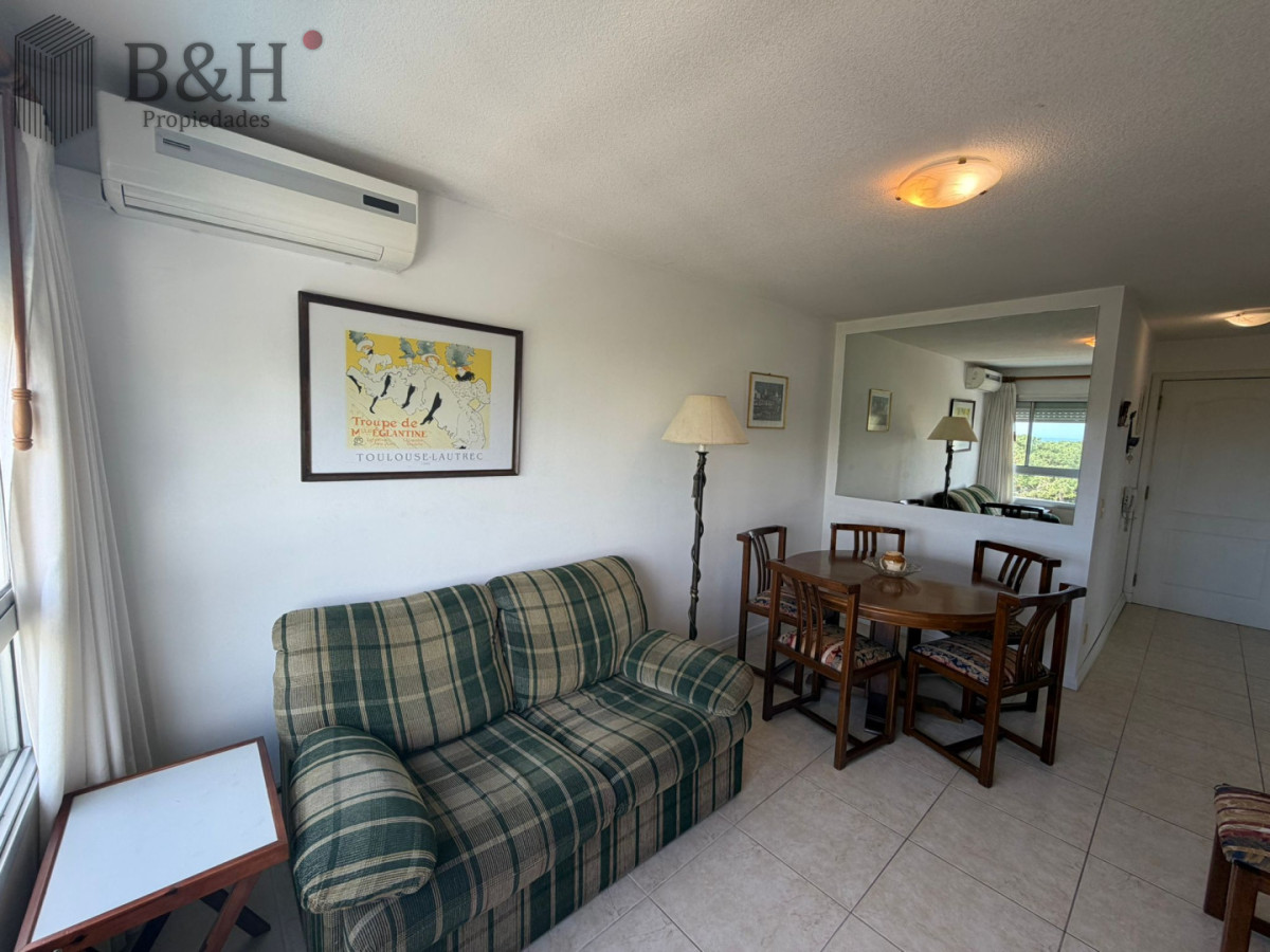 Apartamento ID.7252 - Apartamento en alquiler de 1 dormitorio en Punta del este , Edificio Doce Lunas 