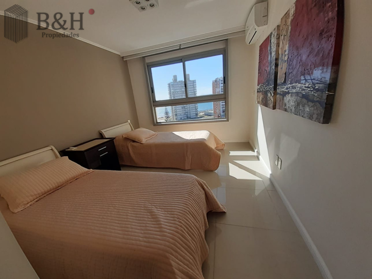 Apartamento ID.5978 - Apartamento en Alquiler de 3 Dormitorios en Punta del este , Playa Brava , Torre Imperiale 