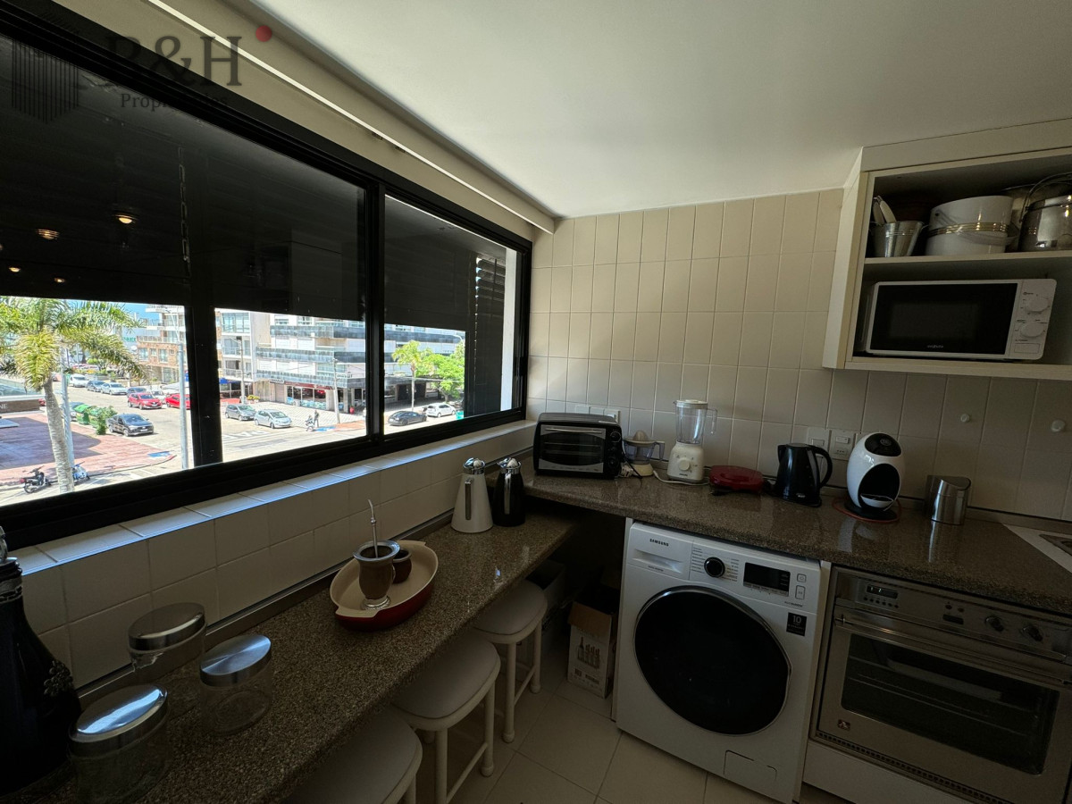 Apartamento ID.7377 - Apartamento en Venta de 3 Dormitorios en Punta del este , Puerto , Península , Edificio Portofino