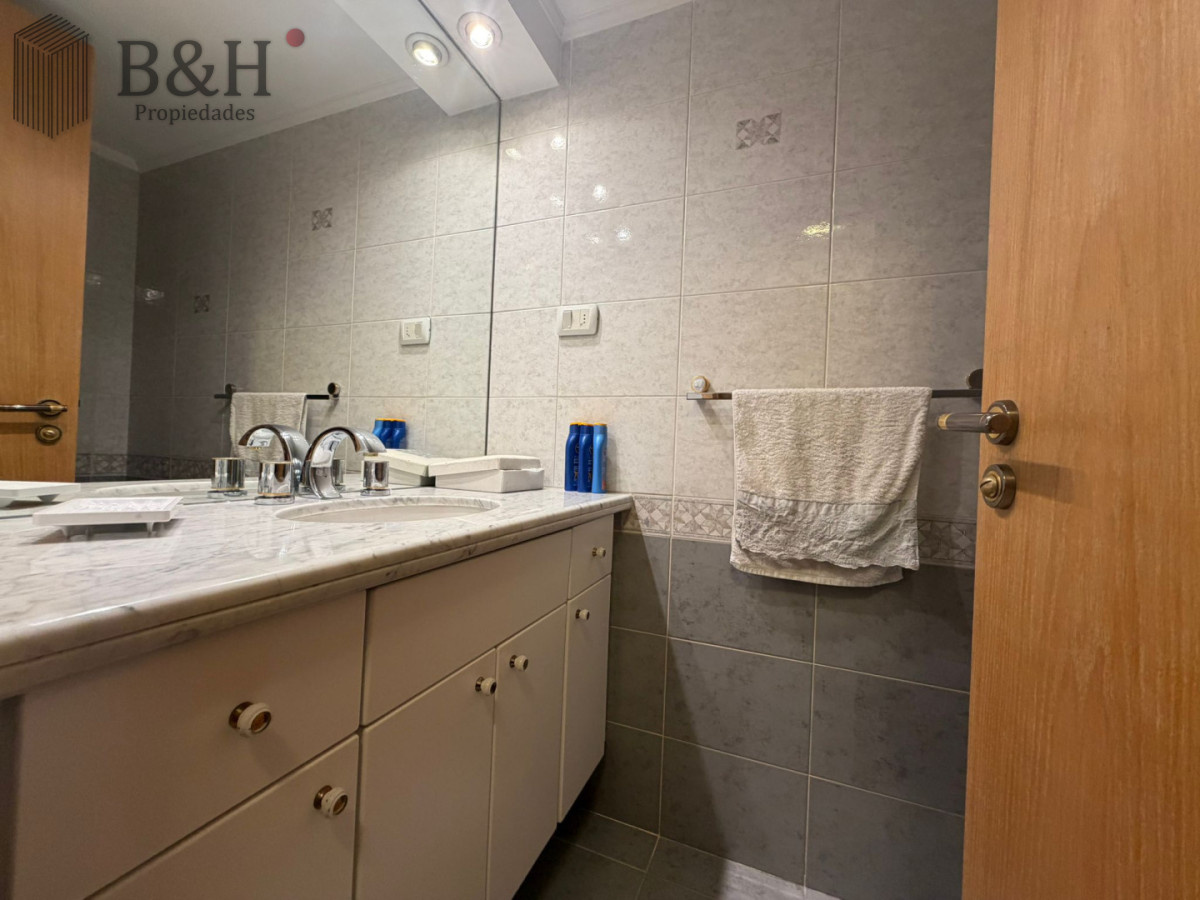 Apartamento ID.6755 - Apartamento en venta de 3 dormitorios en Punta del este , Playa brava , 